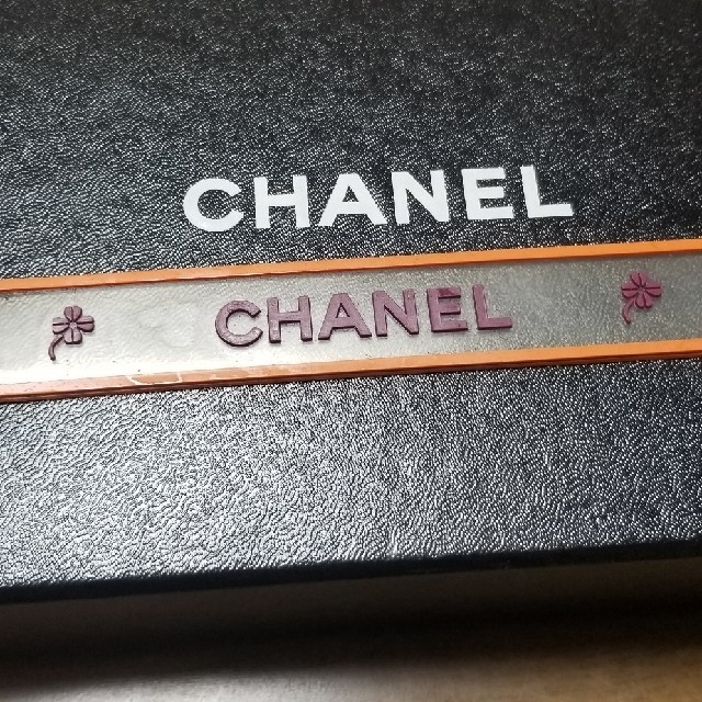 CHANELシャネル　正規品美品　CHANELロゴクリアラバーブレスレットを