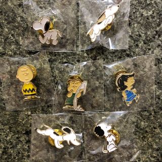 ピーナッツ(PEANUTS)のスヌーピー　ピンバッジ　スヌーピー展　限定(バッジ/ピンバッジ)