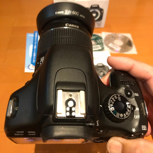 Canon(キヤノン)のCanon EOS kiss x4 レンズ付きです。   スマホ/家電/カメラのカメラ(デジタル一眼)の商品写真