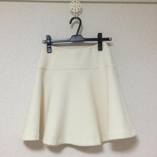 プロポーションボディドレッシング(PROPORTION BODY DRESSING)の美品  オフホワイト  フレアスカート(ひざ丈スカート)