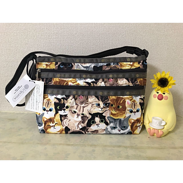 LeSportsac - レスポートサック キャットカフェ 3ジップショルダー 猫 ...