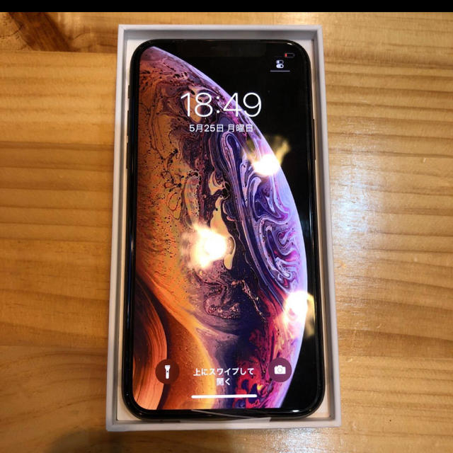 Apple(アップル)のiPhone XS ゴールド 256 新品未使用 simフリー スマホ/家電/カメラのスマートフォン/携帯電話(スマートフォン本体)の商品写真