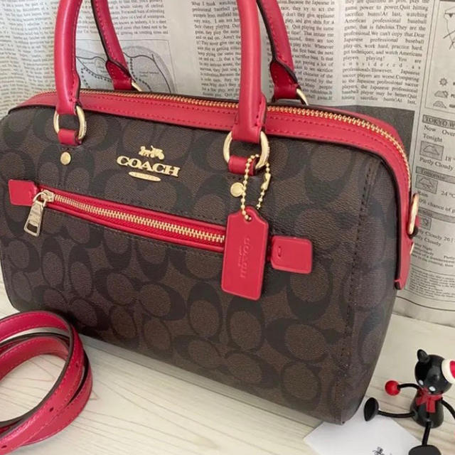 定価63000円　coach バッグ　トゥルーレッド