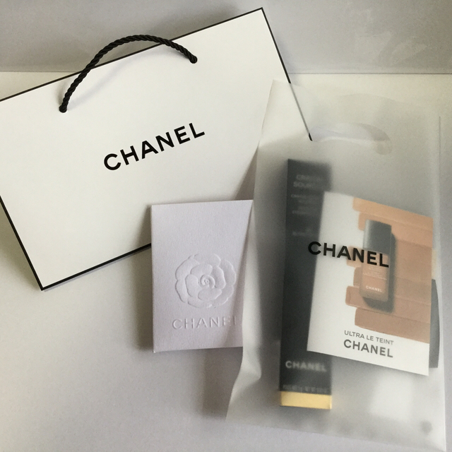 CHANEL(シャネル)の【CHANEL】ファンデ＋下地サンプルセット+シャープナー+メッセージカード コスメ/美容のベースメイク/化粧品(ファンデーション)の商品写真