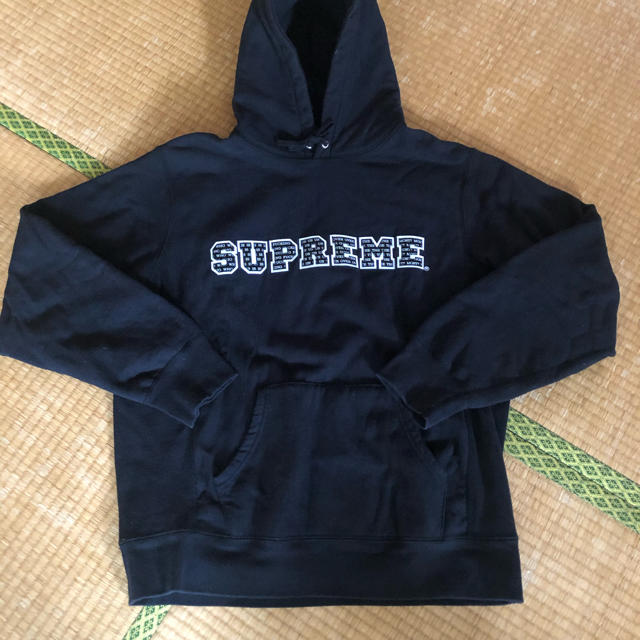 10/18(日)まで限定値下げsupreme パーカー