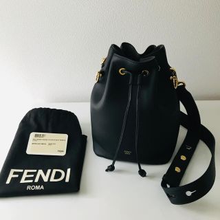 フェンディ(FENDI)のFENDI♡フェンディ　　モントレゾール　   新品　黒(ショルダーバッグ)