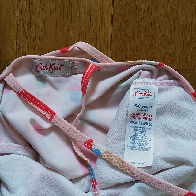 Cath Kidston(キャスキッドソン)のキャス・キッドソン 水着 120㎝ キッズ/ベビー/マタニティのキッズ服女の子用(90cm~)(水着)の商品写真