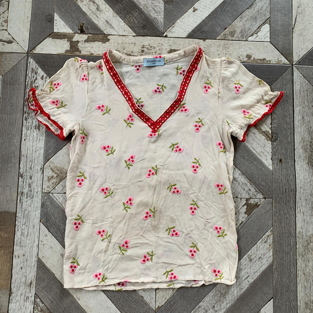 Andrew GN(アンドリューゲン)の花柄刺繍Tシャツ レディースのトップス(Tシャツ(半袖/袖なし))の商品写真