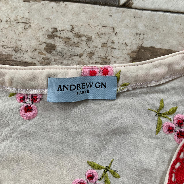 Andrew GN(アンドリューゲン)の花柄刺繍Tシャツ レディースのトップス(Tシャツ(半袖/袖なし))の商品写真