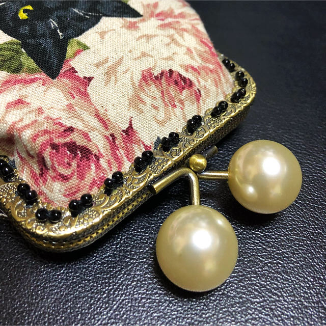 定番大特価 黒猫と薔薇 Perl drop デコレーションビーズ タバコor IQOSケースの通販 by #bush clove's shop|ラクマ 国内全数検品