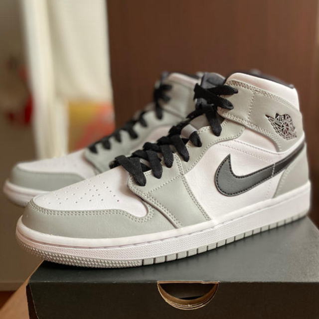 メンズNIKE AIR JORDAN 1 MID ディオールカラー　26.5cm