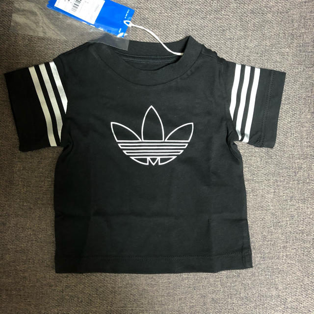 adidas(アディダス)のアディダス公式 ウェア トップス adidas アウトライン 半袖Tシャツ キッズ/ベビー/マタニティのベビー服(~85cm)(Ｔシャツ)の商品写真