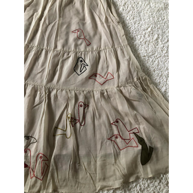 ホコモモラ 小鳥刺繍柄 ロングスカート レディースのスカート(ロングスカート)の商品写真