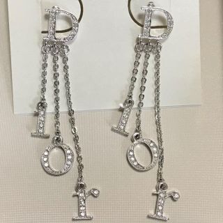 ディオール(Dior)のDior／ディオール　ラインストーンロゴピアス(ピアス)