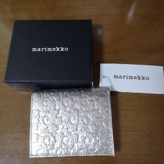 マリメッコ(marimekko)の新品　マリメッコ　二つ折り財布(財布)