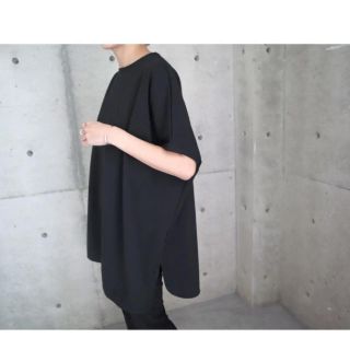 ドゥーズィエムクラス(DEUXIEME CLASSE)のella shilhouette pullover （black）(カットソー(半袖/袖なし))