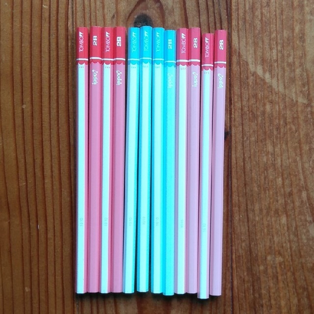 トンボ鉛筆(トンボエンピツ)のトンボの かきかた えんぴつ ２B　12本 エンタメ/ホビーのアート用品(鉛筆)の商品写真