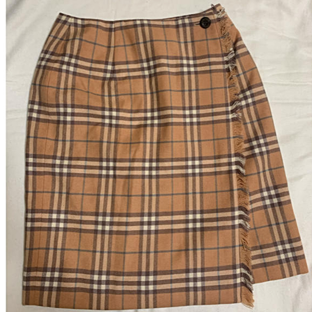 BURBERRY(バーバリー)のバーバリー　チェック柄　巻きスカート　未使用 レディースのスカート(ひざ丈スカート)の商品写真