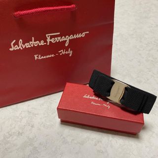 サルヴァトーレフェラガモ(Salvatore Ferragamo)のフェラガモ  バレッタ　黒　シルバー(バレッタ/ヘアクリップ)