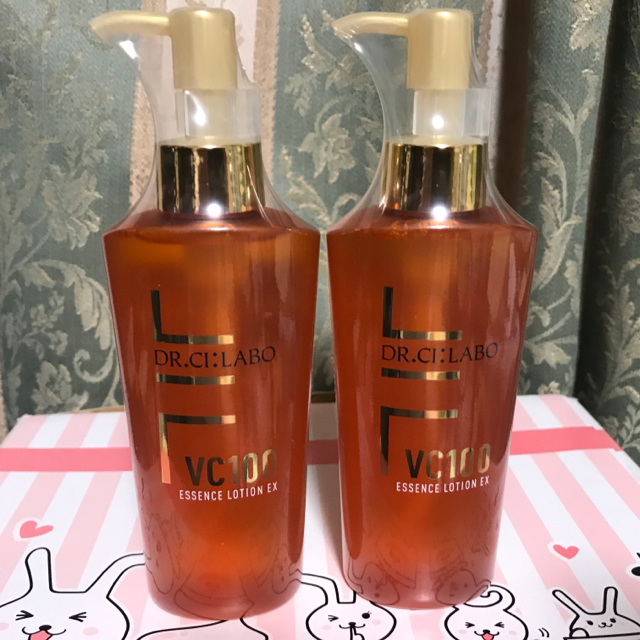 Dr.Ci Labo(ドクターシーラボ)の新品未開封 VC100エッセンスローションEX 150mL(ポンプ付) x 2 コスメ/美容のスキンケア/基礎化粧品(化粧水/ローション)の商品写真