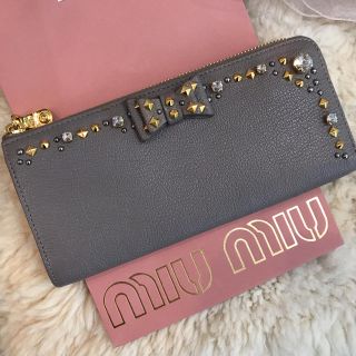 ミュウミュウ(miumiu)の☆専用☆ミュウミュウ  L字ファスナー長財布　グレージュ(財布)