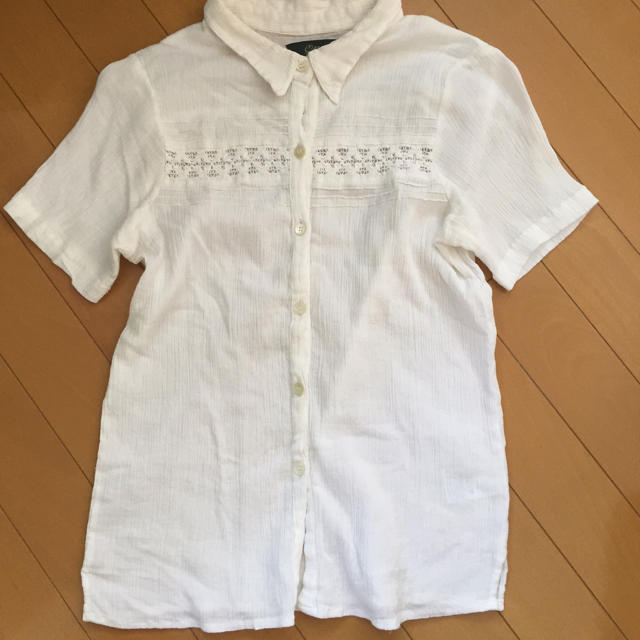 Ciaopanic(チャオパニック)のオフホワイトシャツとザラ、ミニスカート レディースのトップス(シャツ/ブラウス(半袖/袖なし))の商品写真