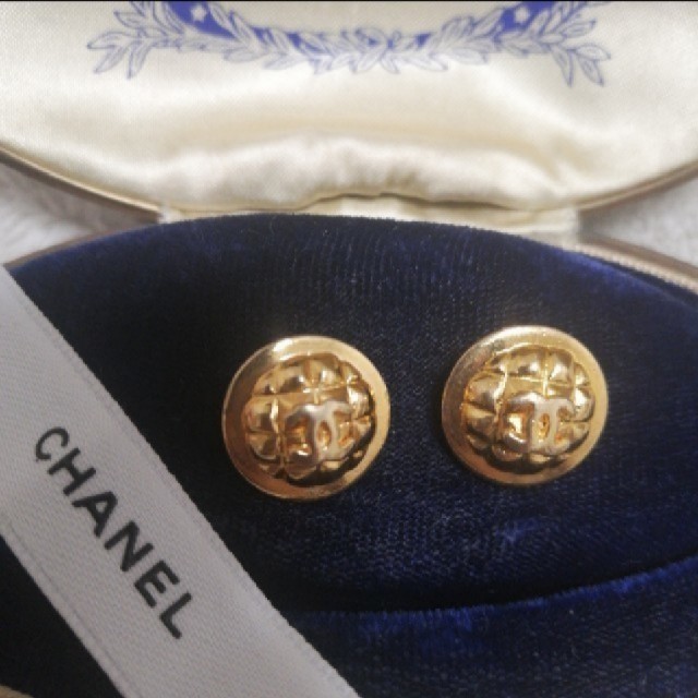 CHANEL - vintage CHANEL ボタン 16mm ゴールド キルティング 2個の通販 by anna｜シャネルならラクマ