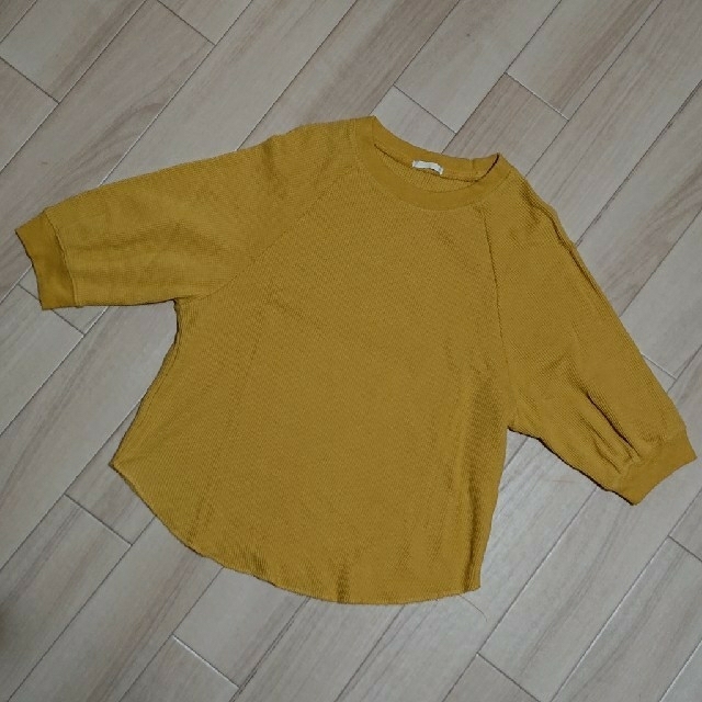 GU(ジーユー)のUSED／GU ワッフルラグランカットソー M黄 レディースのトップス(Tシャツ(半袖/袖なし))の商品写真