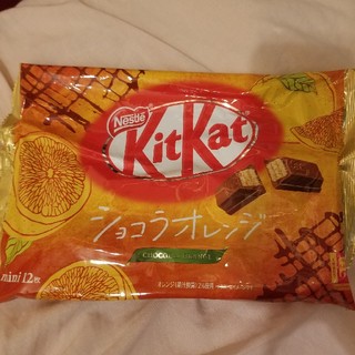 KitKat ショコラオレンジ１袋１２枚入りをお譲りします！(菓子/デザート)