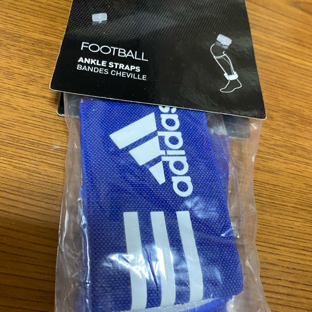 adidas(アディダス)の新品adidasアディダスアンクルストラップ スポーツ/アウトドアのサッカー/フットサル(シューズ)の商品写真