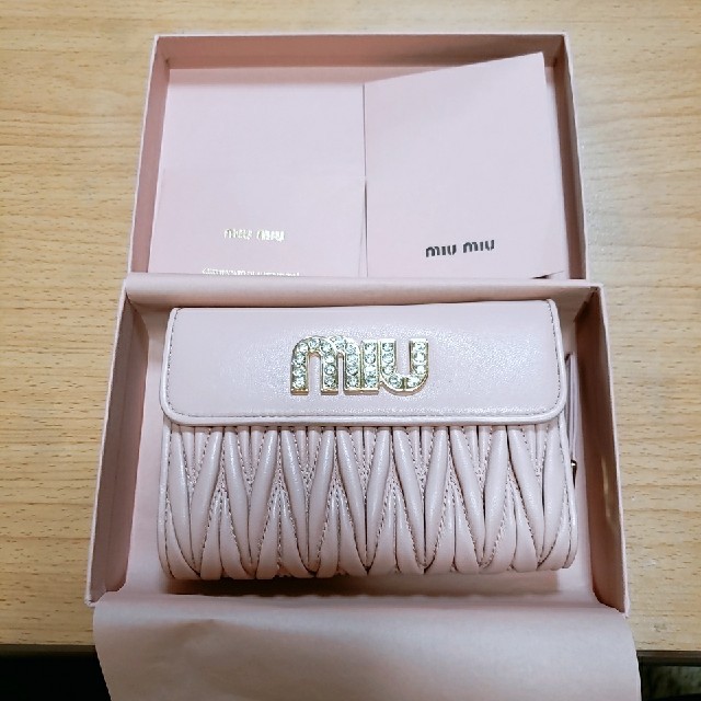 miu miuお財布 半額商品 31850円引き www.gold-and-wood.com