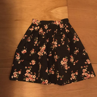 トランテアンソンドゥモード(31 Sons de mode)のふんわり 花柄スカート(ひざ丈スカート)