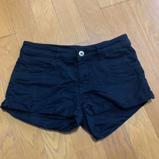 エイチアンドエム(H&M)のショートパンツ　黒(ショートパンツ)