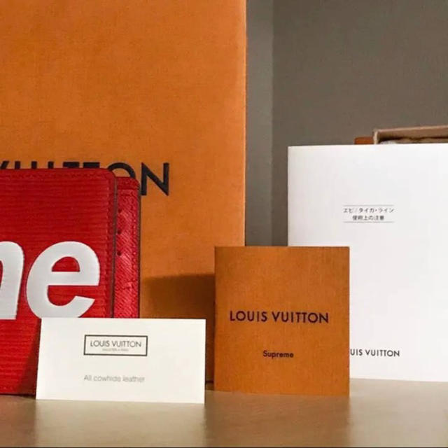 LOUIS VUITTON(ルイヴィトン)のLouis Vuitton × Supreme 二つ折り財布  メンズのファッション小物(折り財布)の商品写真