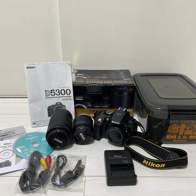 Nikon(ニコン)の【再値下げ】NikonD5300  ダブルズームキット スマホ/家電/カメラのカメラ(デジタル一眼)の商品写真