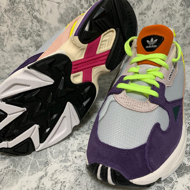 新品adidas falcon w27cm