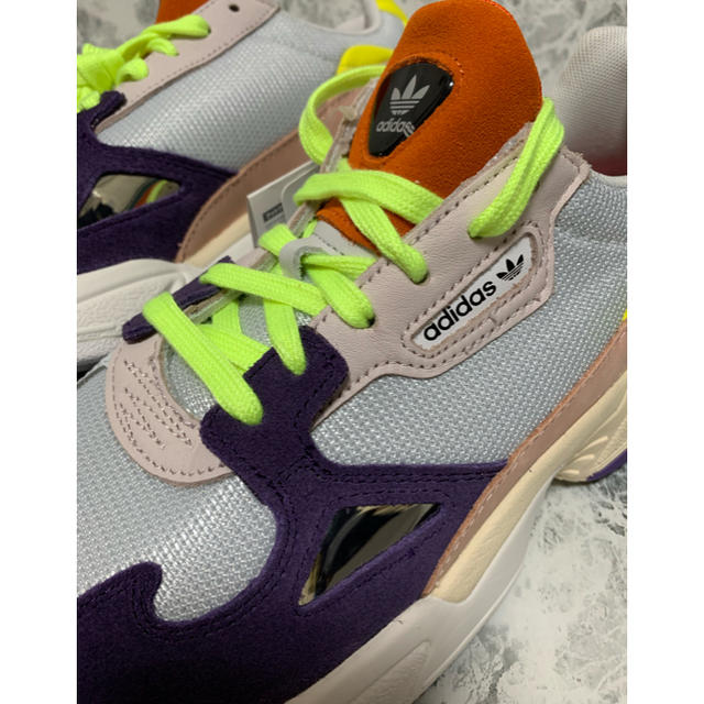 新品adidas falcon w27cm