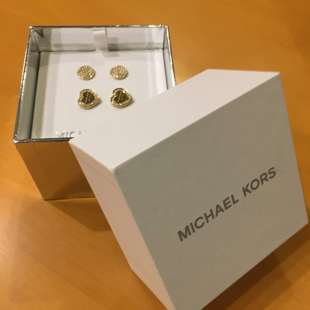 Michael Kors(マイケルコース)のマイケルコースのピアス　2種 レディースのアクセサリー(ピアス)の商品写真