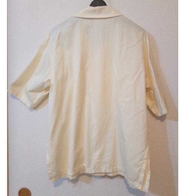 半袖ブラウス　13号　綿100%　黄色と白の縦ストライプ　汚れあり レディースのトップス(シャツ/ブラウス(長袖/七分))の商品写真