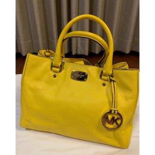 マイケルコース(Michael Kors)のMichael Kors ハンドバッグ　イエロー(ハンドバッグ)