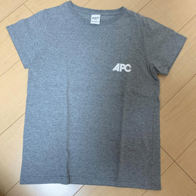 A.P.C(アーペーセー)の★新品未使用★APC Tシャツ　Sサイズ　グレー　アーペーセー  レディースのトップス(Tシャツ(半袖/袖なし))の商品写真