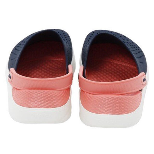 crocs(クロックス)のcrocs クロックス ライトライド 23㎝ 新品 新素材 サンダル レディースの靴/シューズ(サンダル)の商品写真