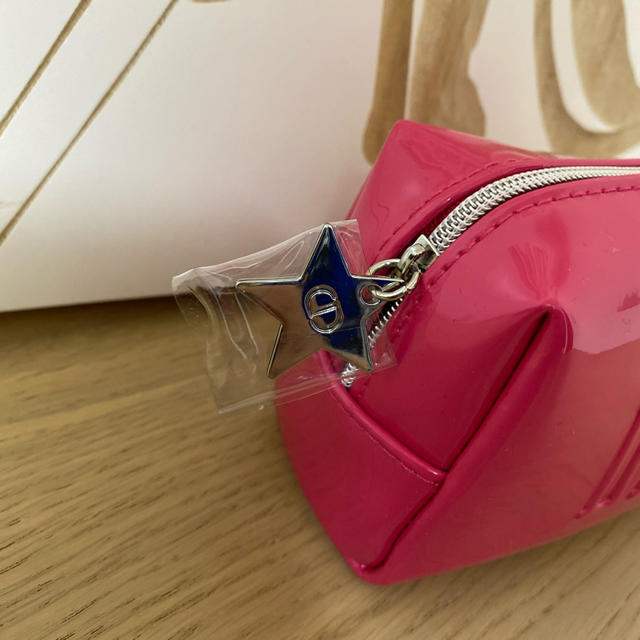 Dior(ディオール)のDior☆ノベルティポーチ ピンク 新品  レディースのファッション小物(ポーチ)の商品写真