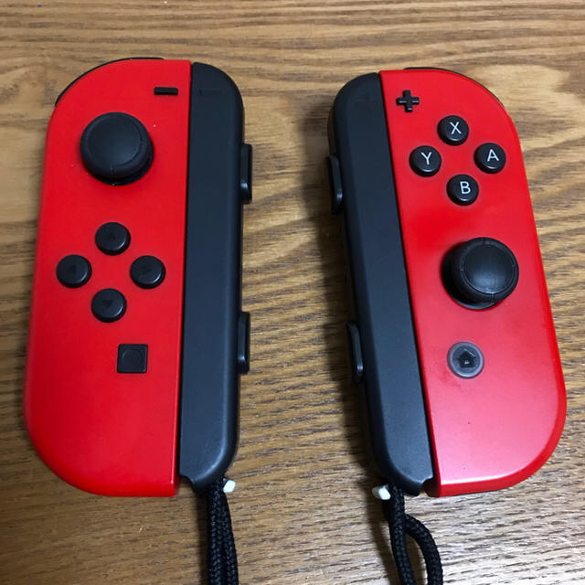 Nintendo Switch(ニンテンドースイッチ)のSwitch Joy-Con スーパーマリオオデッセイ レッド エンタメ/ホビーのゲームソフト/ゲーム機本体(家庭用ゲーム機本体)の商品写真