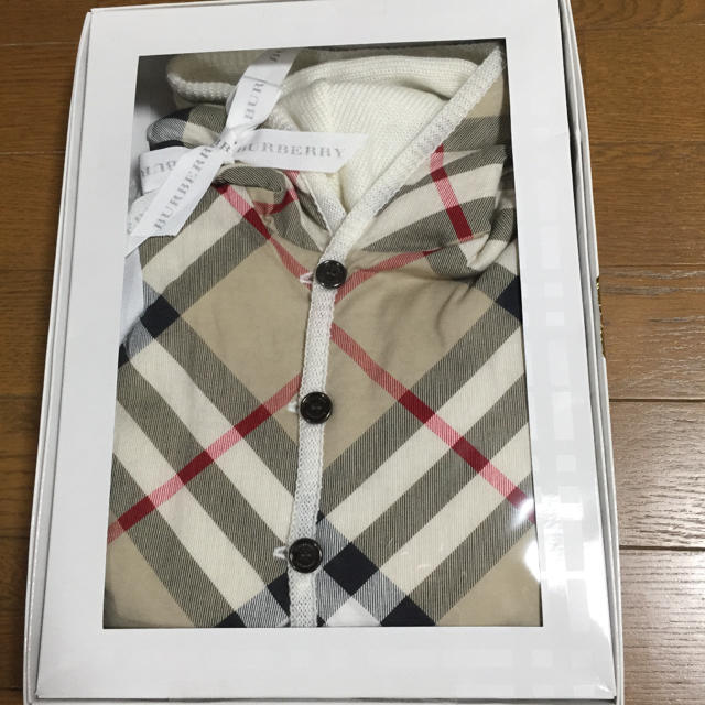 値下げしました＊新品❣️バーバリーポンチョ  リバーシブル