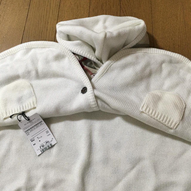 BURBERRY(バーバリー)の値下げしました＊新品❣️バーバリーポンチョ  リバーシブル キッズ/ベビー/マタニティのベビー服(~85cm)(カーディガン/ボレロ)の商品写真