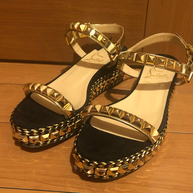 感染対策Christian Louboutin - ルブタンサンダルの通販 by ふくふく