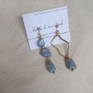 人気！！水色くすみカラー×アシンメトリーピアス(ピアス)