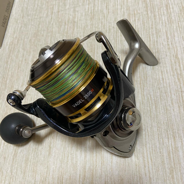 DAIWA(ダイワ)のダイワ  ヴァデル　3500H VADEL スポーツ/アウトドアのフィッシング(リール)の商品写真