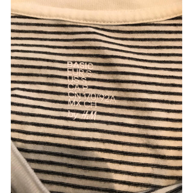 H&M(エイチアンドエム)のメンズ H&M 細ボーダー Tシャツ 半袖 S 白黒 メンズのトップス(Tシャツ/カットソー(半袖/袖なし))の商品写真